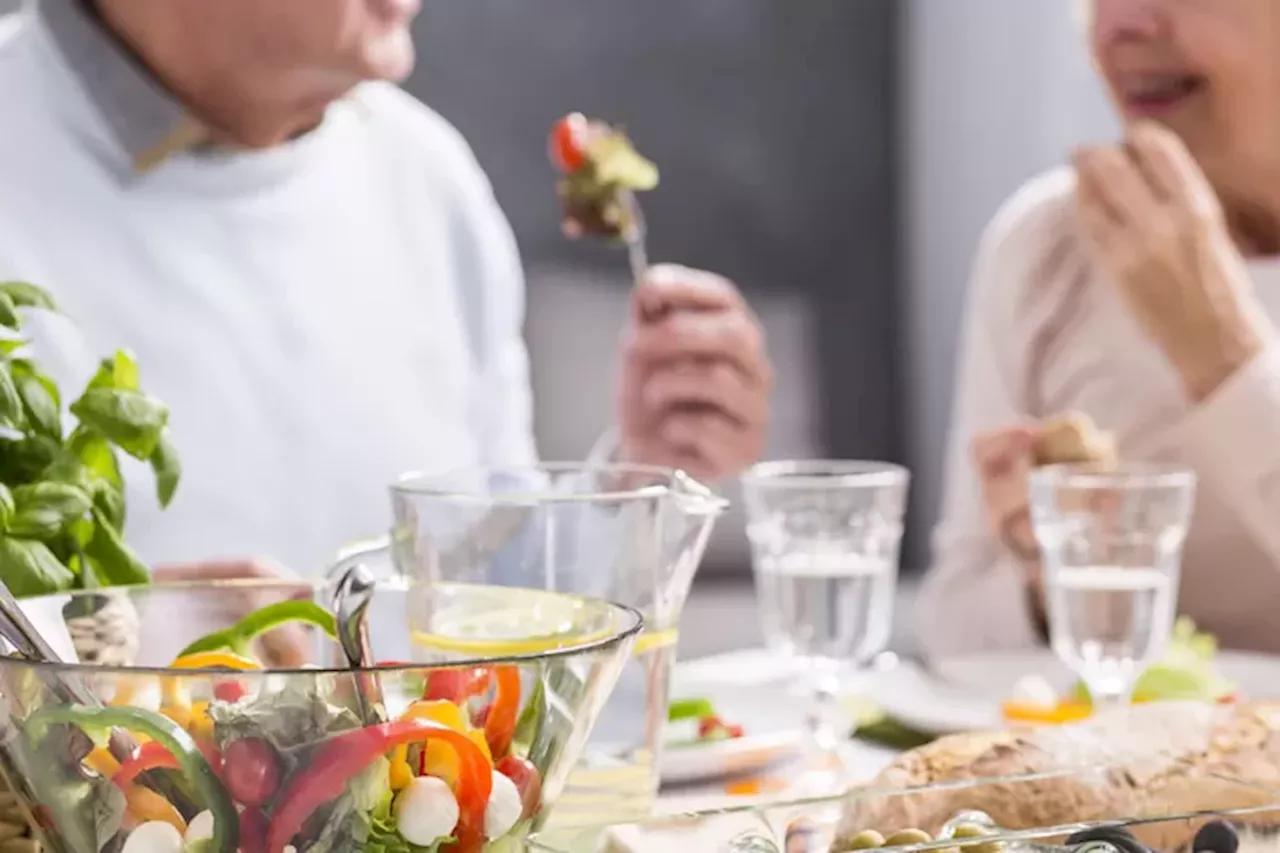 Tidak Semua Makanan Baik Bagi Lansia, Berikut 7 Makanan yang Harus Dihindari Pasca Umur 50 Tahun