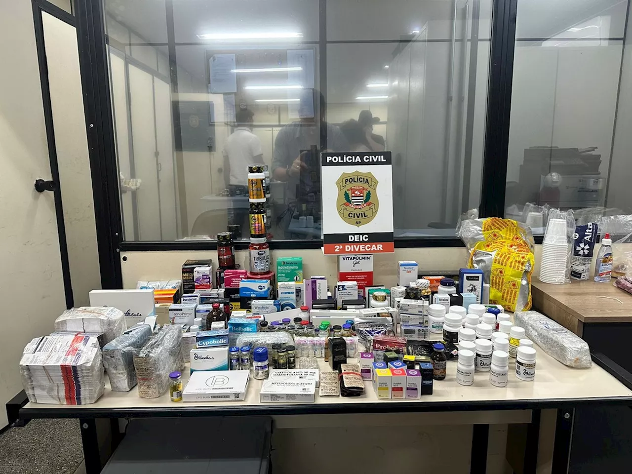 Polícia Civil prende suspeito de armazenar e comercializar medicamentos ilegais em SP