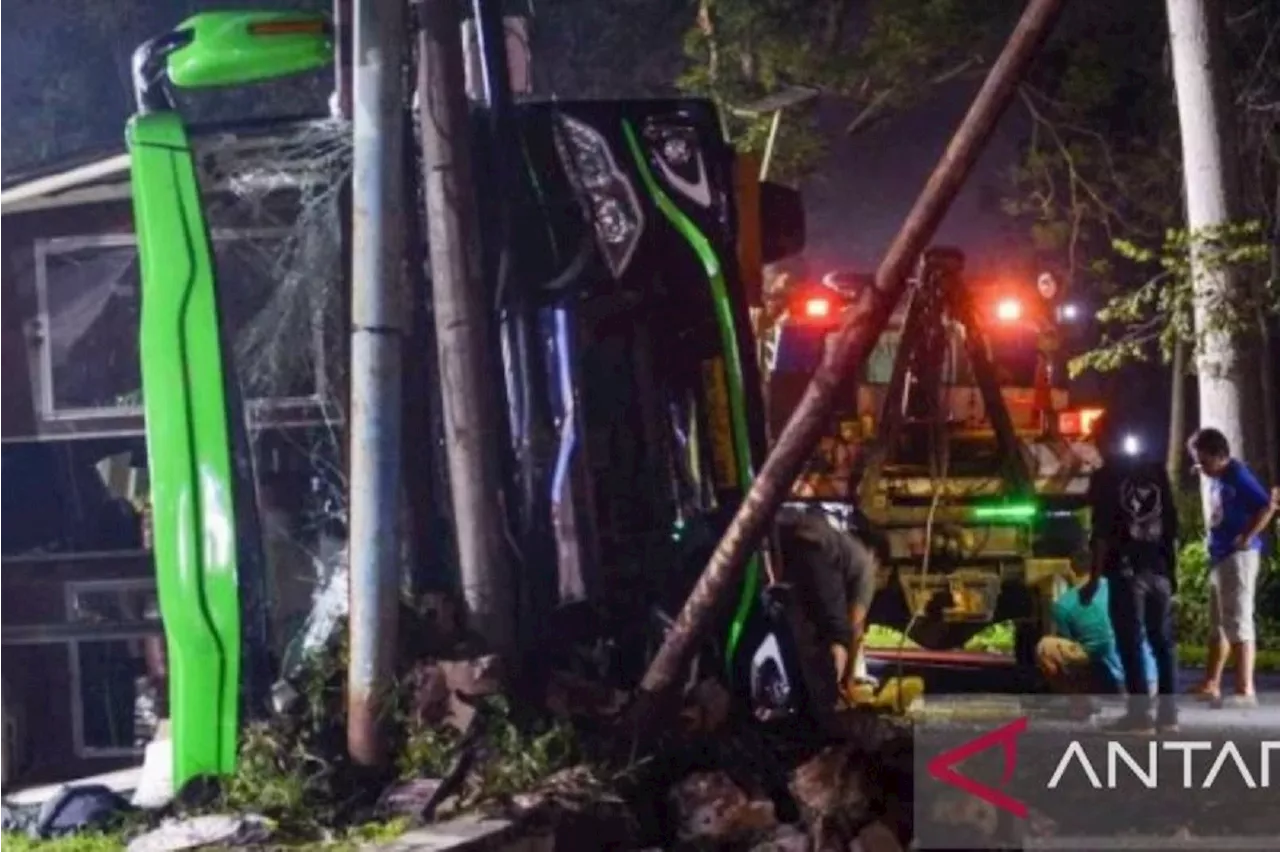 Detik-detik Kecelakaan Bus di Ciater Subang, Korban Berserakan di Jalan