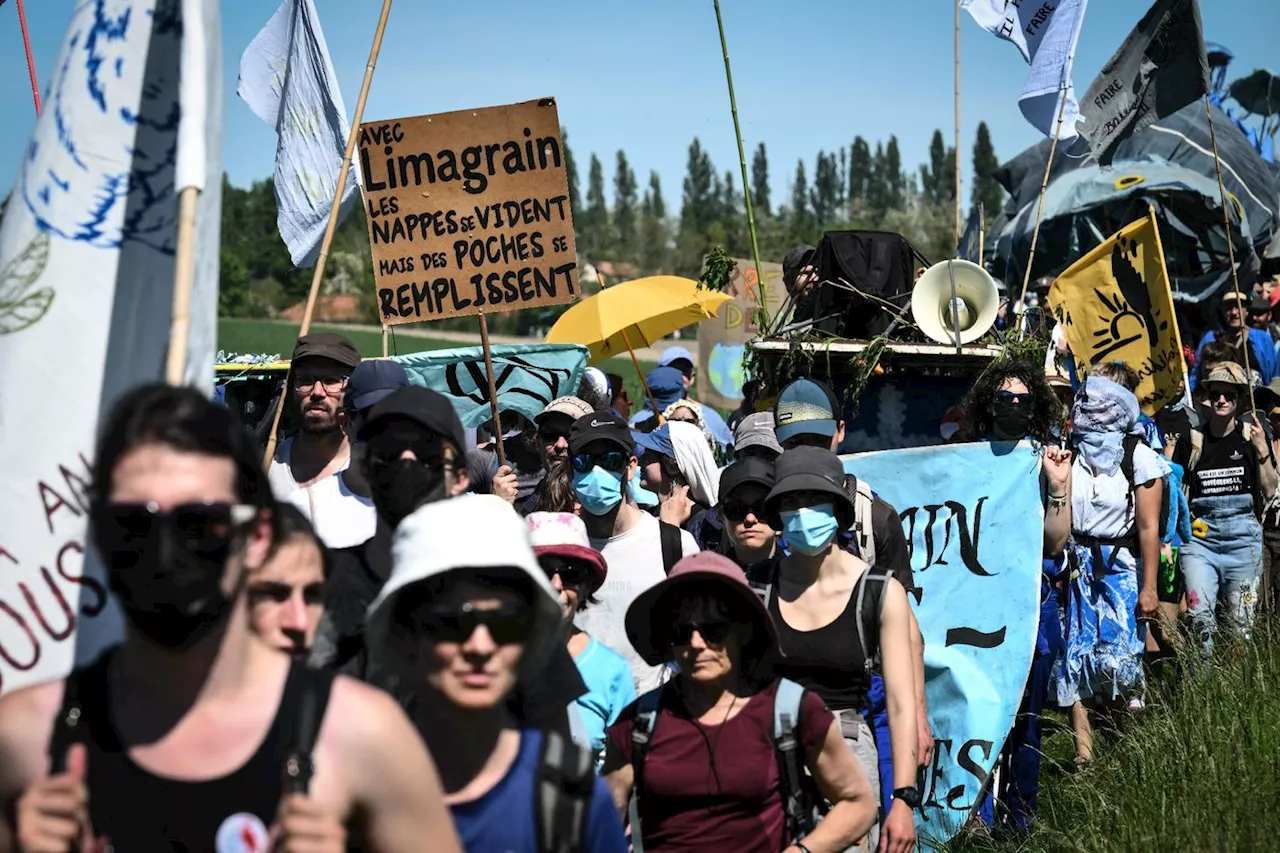 «Bassine arrière!»: des milliers d'opposants à un projet de «mégabassines» dans le Puy-de-Dôme