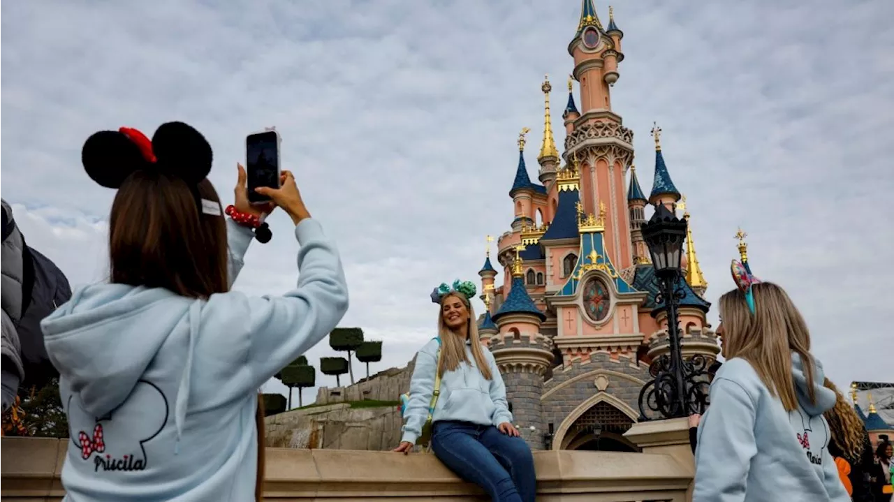 Disneyland Paris arrête (encore) son spectacle Disney Dreams projeté sur le château