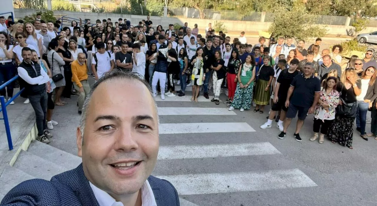 Studenti chiedono di poter finire l'anno scolastico un mese prima per lavorare, il preside accetta: «I nostri