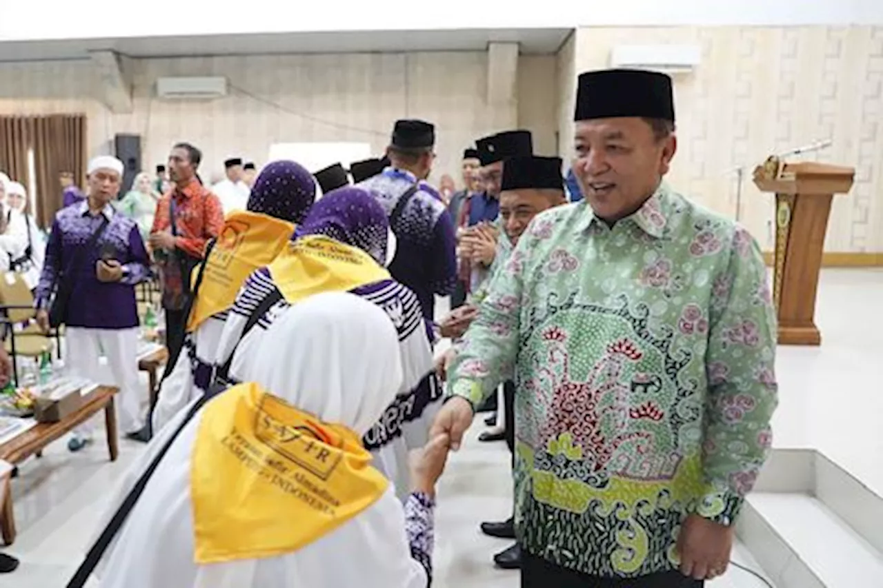 Gubernur Lampung Lepas Jemaah Calon Haji Kloter Pertama