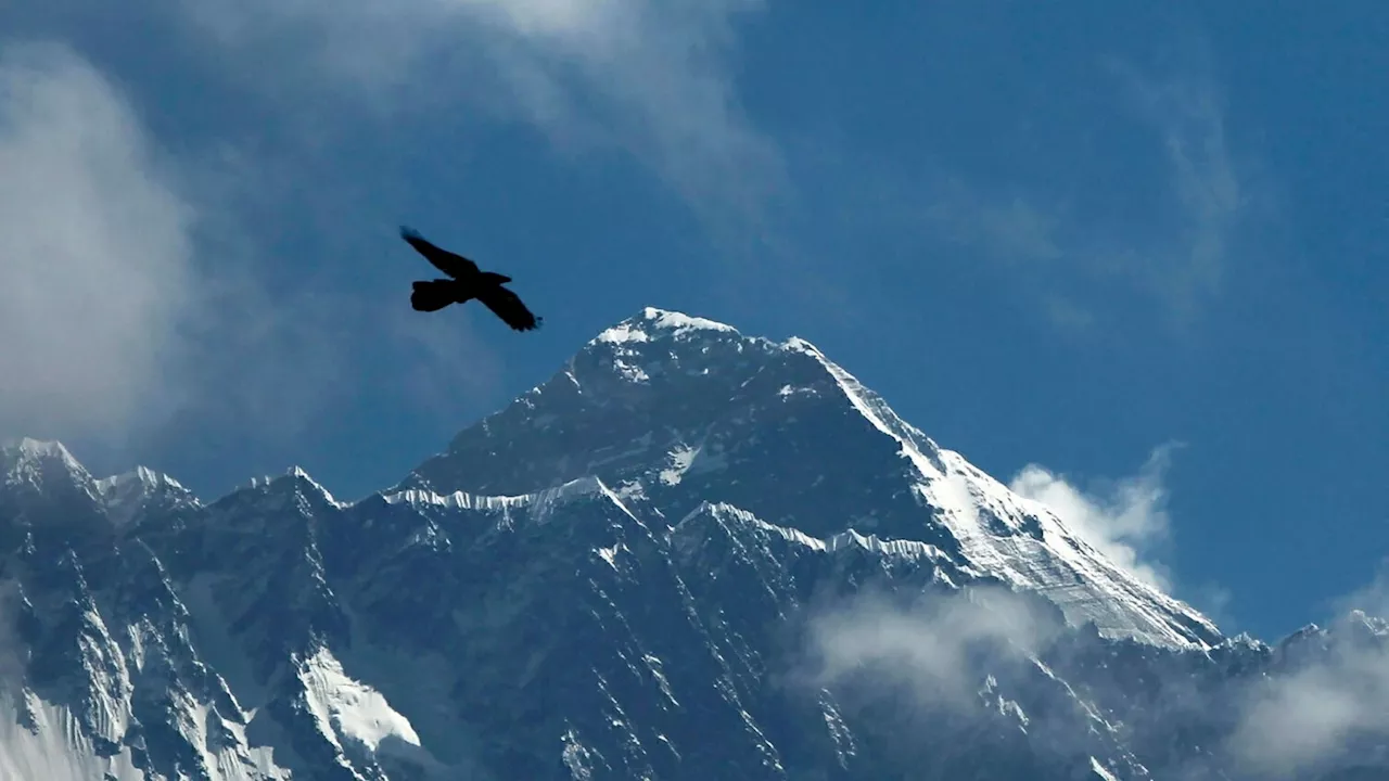 Mount Everest: Gipfel ist für die neue Saison bereit