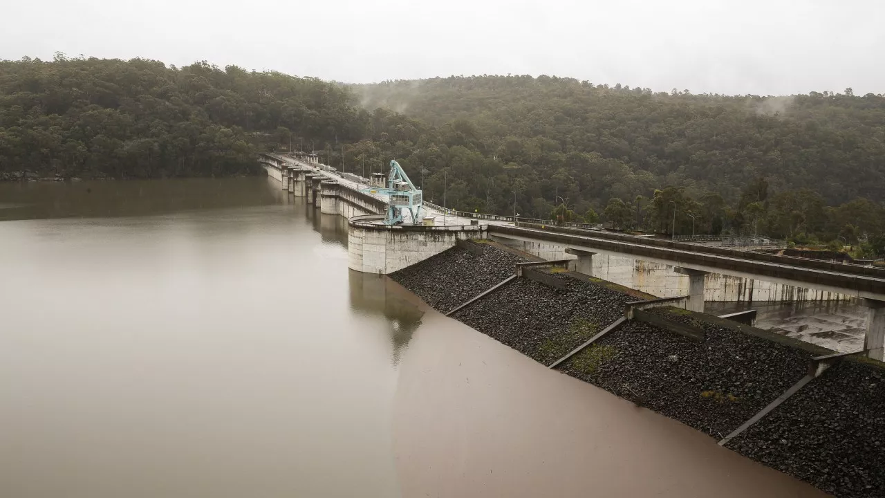 Warning as major NSW dam set to spill ‘in the coming hours’