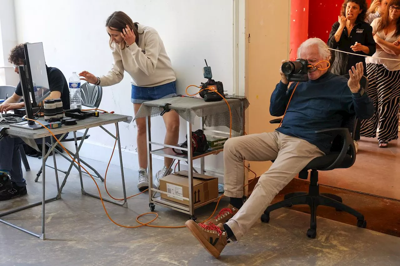 « Envoyez-moi de l’amour » : On a suivi une séance photos de Yann Arthus-Bertrand à Bordeaux