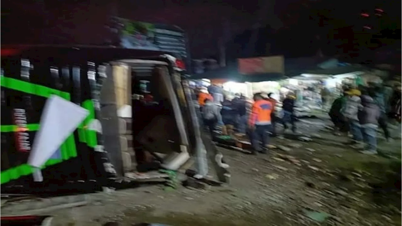 Kronologi Bus Rombongan SMK Terguling di Ciater Subang