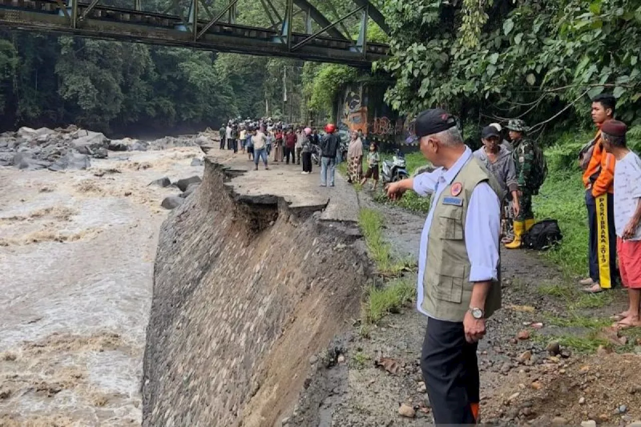 Kemarin, korban meninggal banjir Sumbar sampai jamaah tiba di Madinah