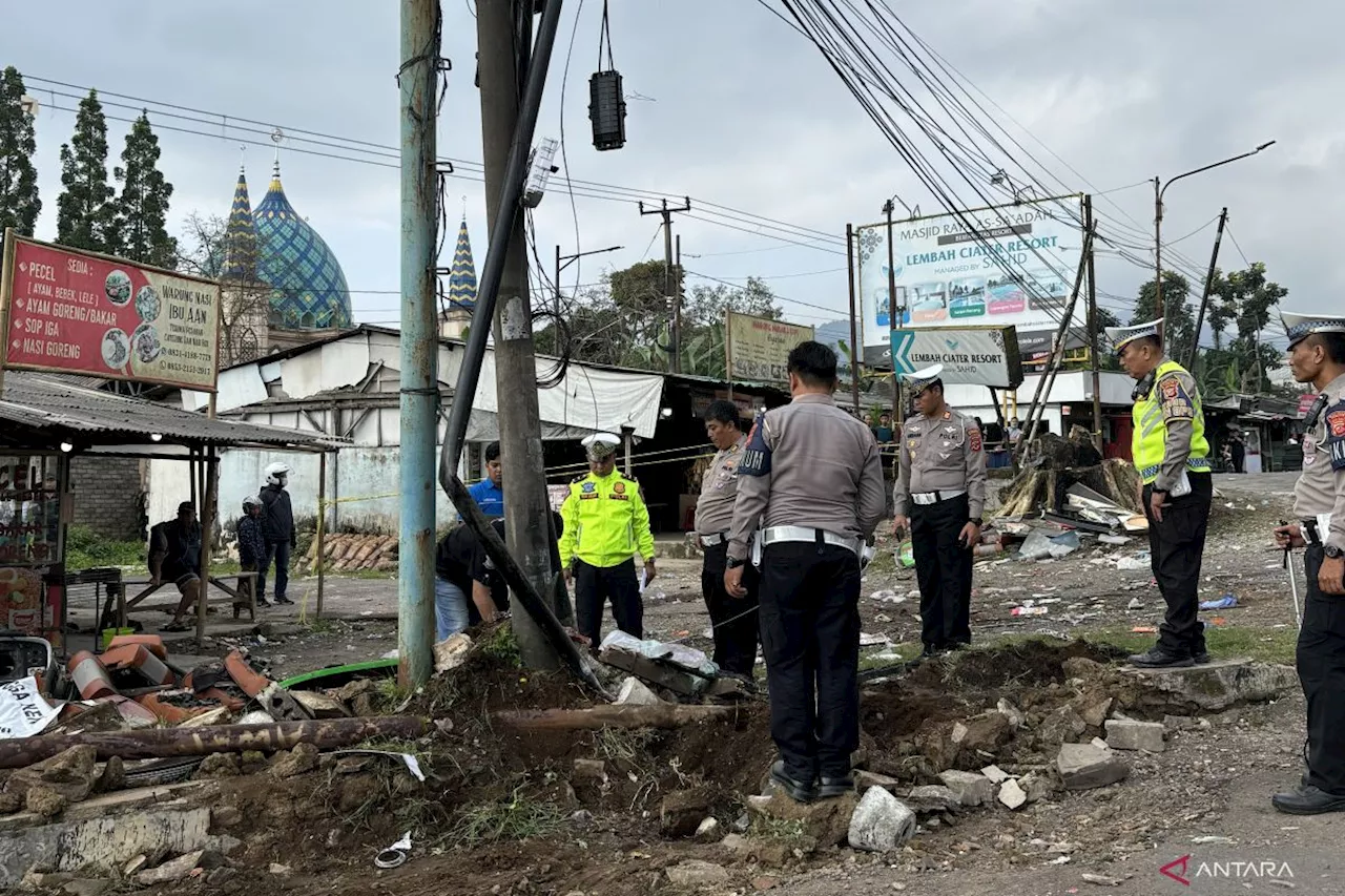 Polda Jabar : Sopir bus terguling di Ciater selamat dari kecelakaan