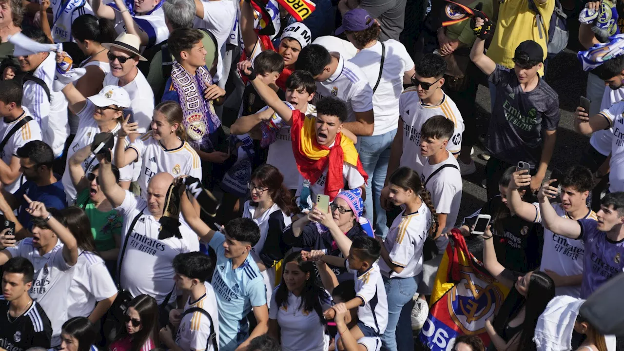 Real Madrid celebrates Spanish league title with fans after reaching Champions League final