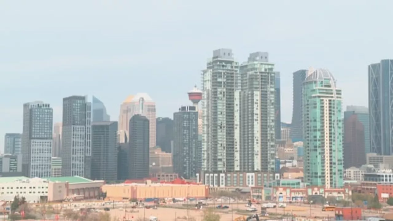 Smoky skies back in Alberta as wildfires spread