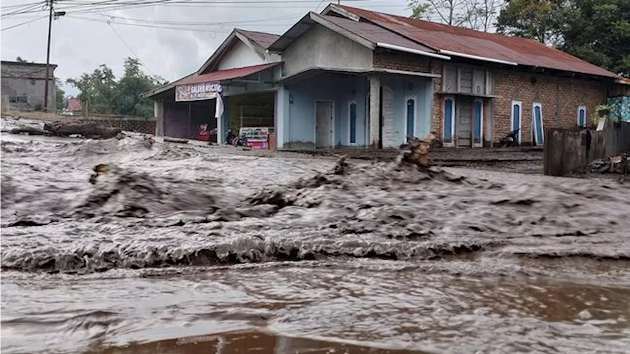 13 Warga Sumbar Tewas Akibat Banjir Lahar Dingin Gunung Marapi