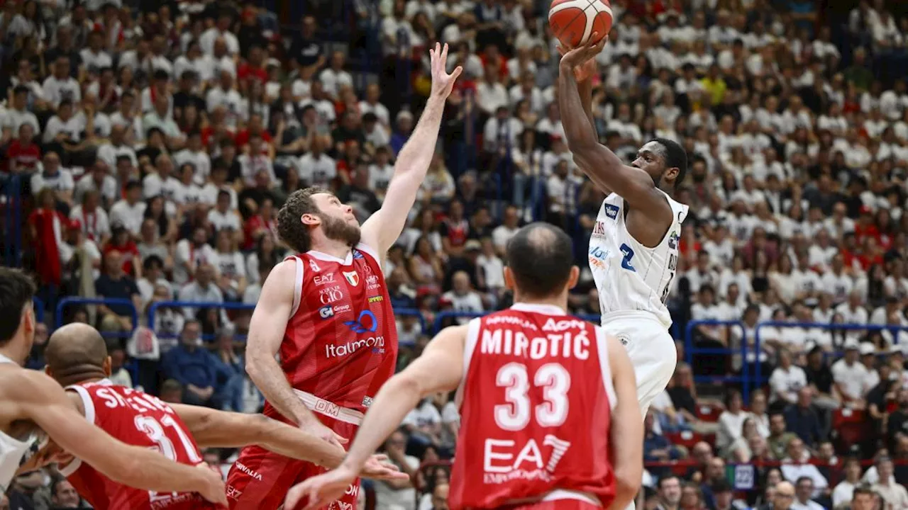 Baldwin all'ultimo secondo! Trento sbanca Milano, l'Olimpia inizia male