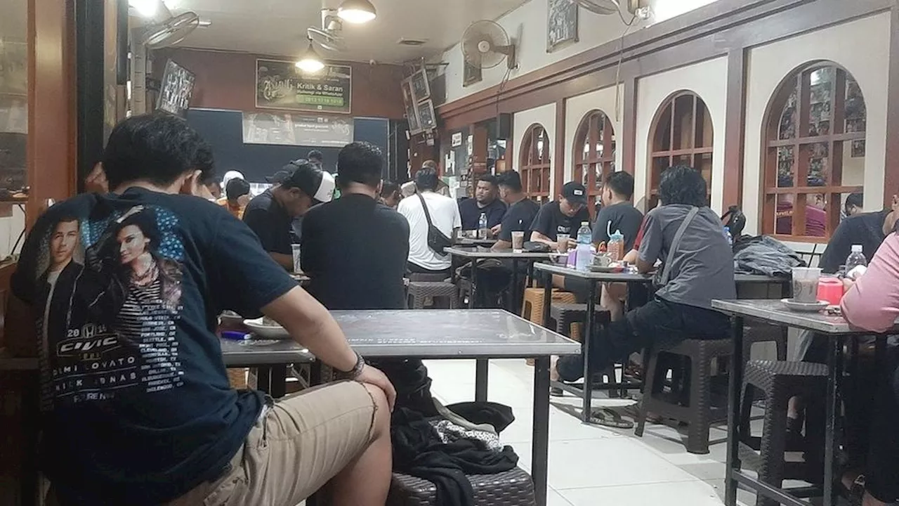 Warung Kopi di Pontianak, ”Meneguk” Ragam Masalah Warganya