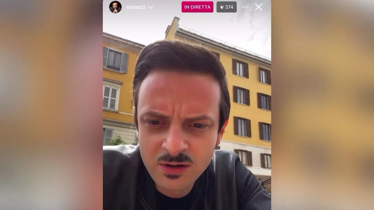 Rubano il cellulare a Fabio Rovazzi mentre sta facendo una diretta Instagram: il momento del furto