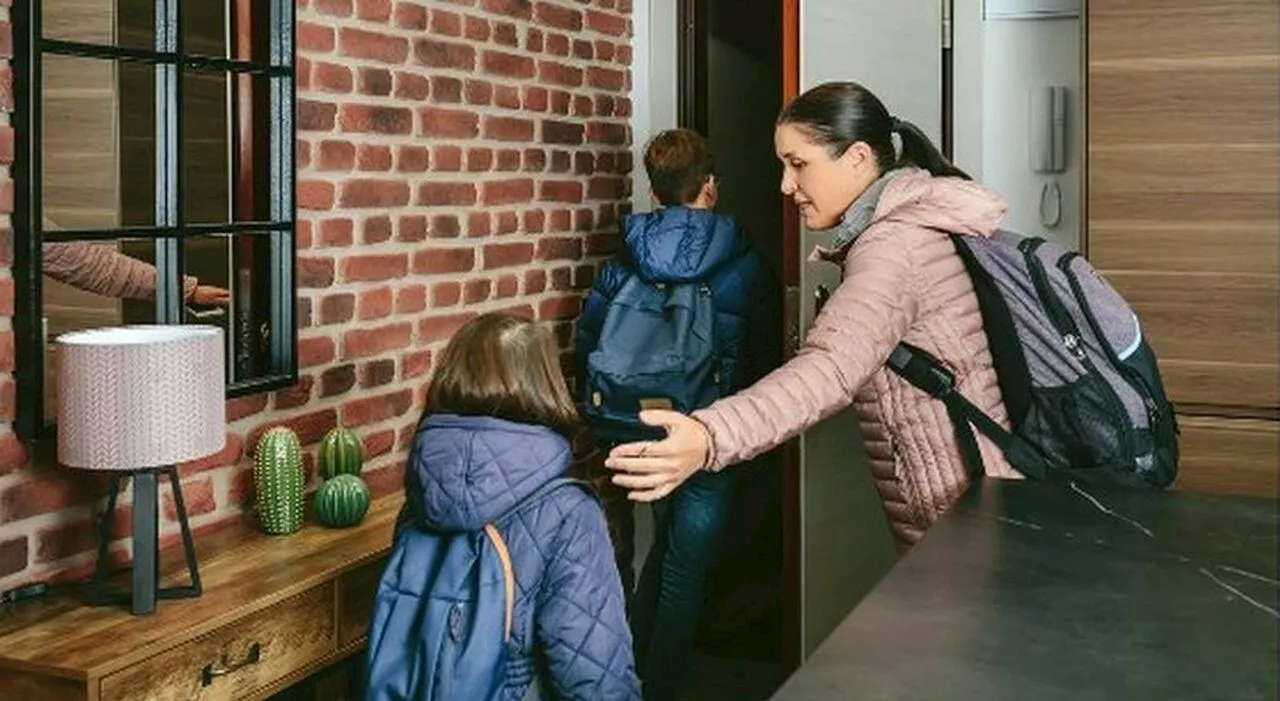 Festa della mamma, la scuola e gli orari (inconciliabili) per una madre che lavora: se i diritti sono ancora l