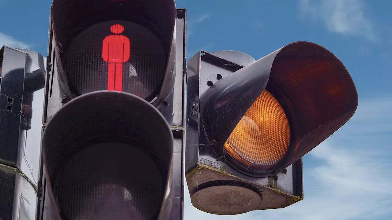 Driverless cars to evolve traffic lights, white signal could be added