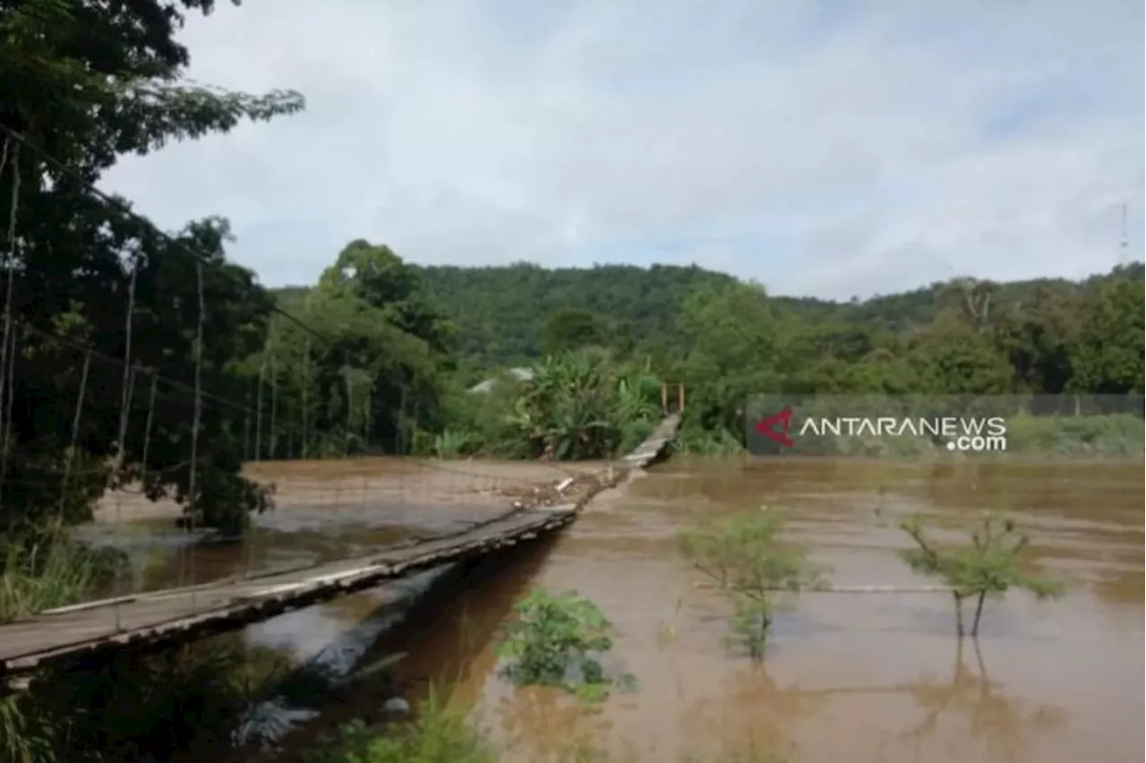 Diterjang Banjir, 4 Jembatan Gantung di Ogan Komering Ulu Putus, Begini Kondisinya