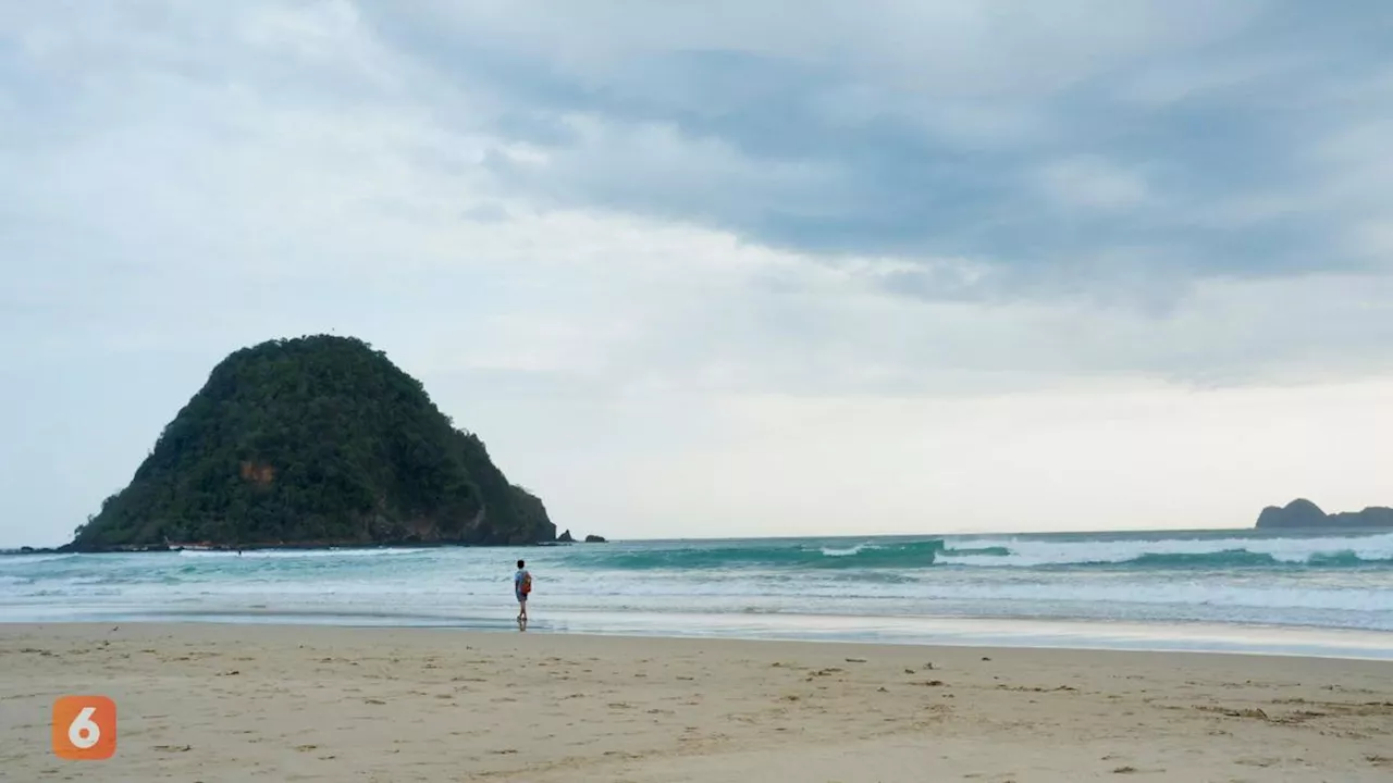 Libur Panjang di Pantai Pulau Merah Banyuwangi, Surga Tersembunyi di Ujung Jawa Timur