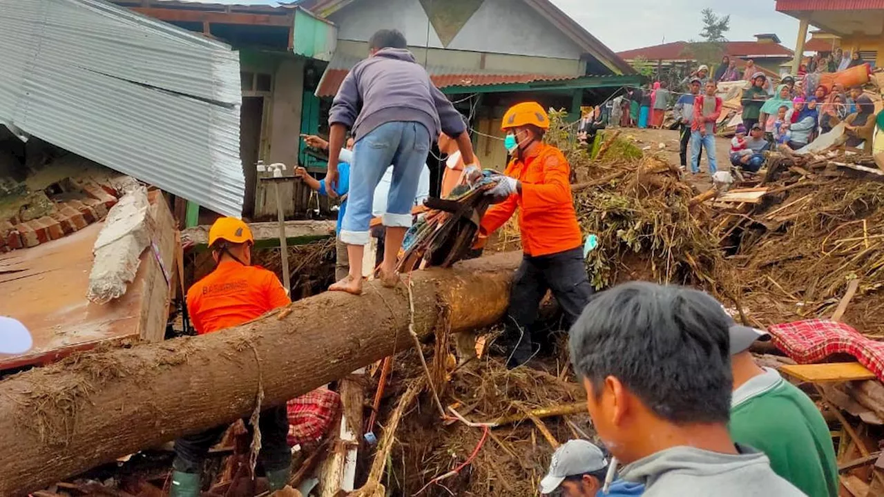 Update Banjir Lahar Dingin Sumbar: 37 Orang Meninggal, 17 Dalam Pencarian