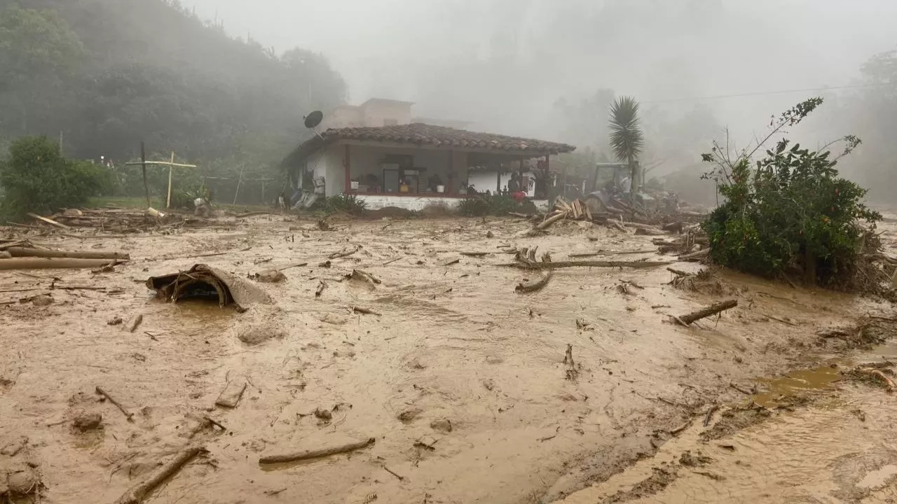 Más de 170 personas damnificadas por avenida torrencial en Montebello reciben asistencia integral