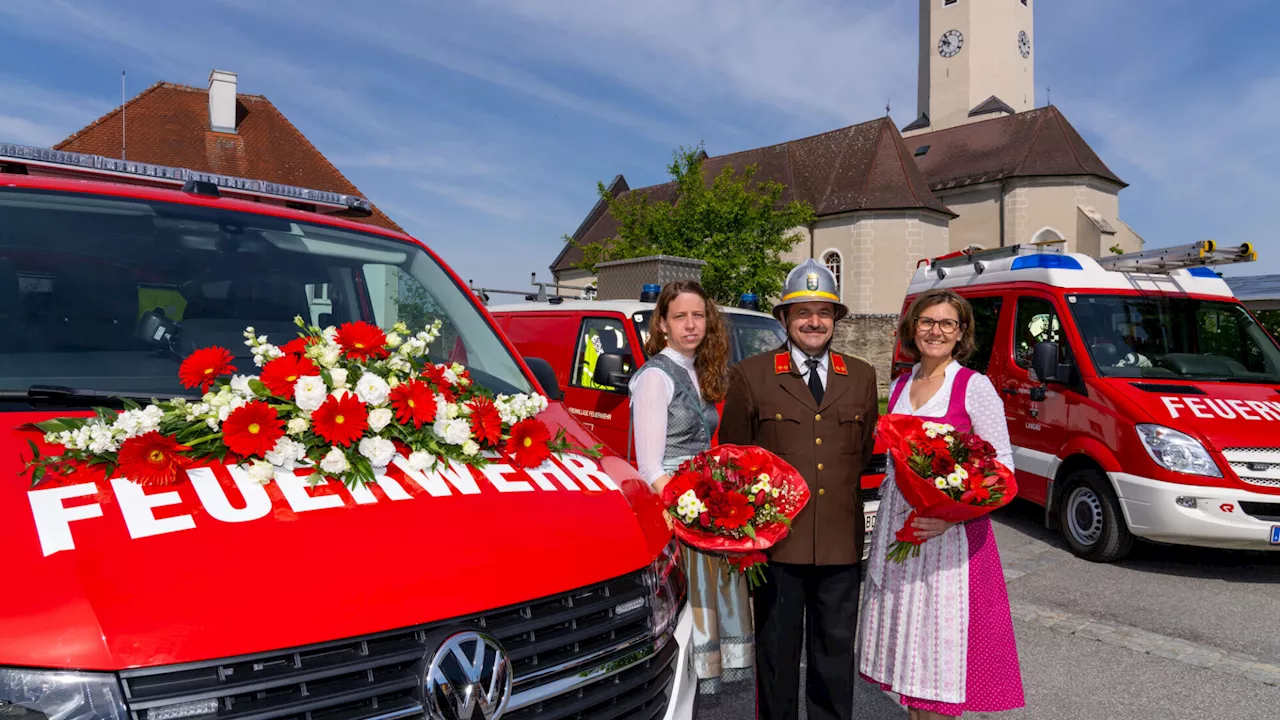 Langau: Feuerwehr stellte neuen Mannschafts-Bus in Dienst