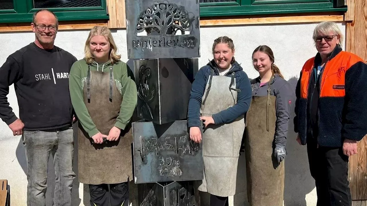 Metallkunstwerk im Schulgarten der Fachschule Unterleiten präsentiert