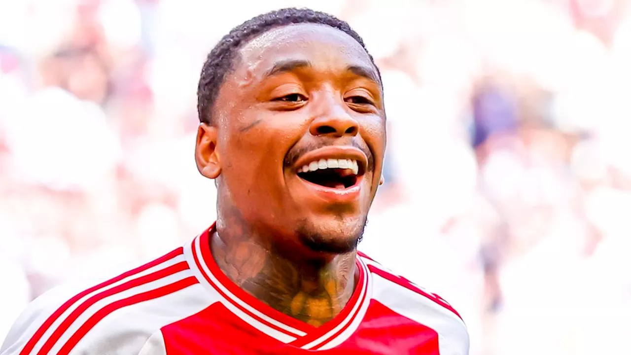 Ajax naar voorronde Europa League dankzij hattrick Bergwijn en hulp Feyenoord