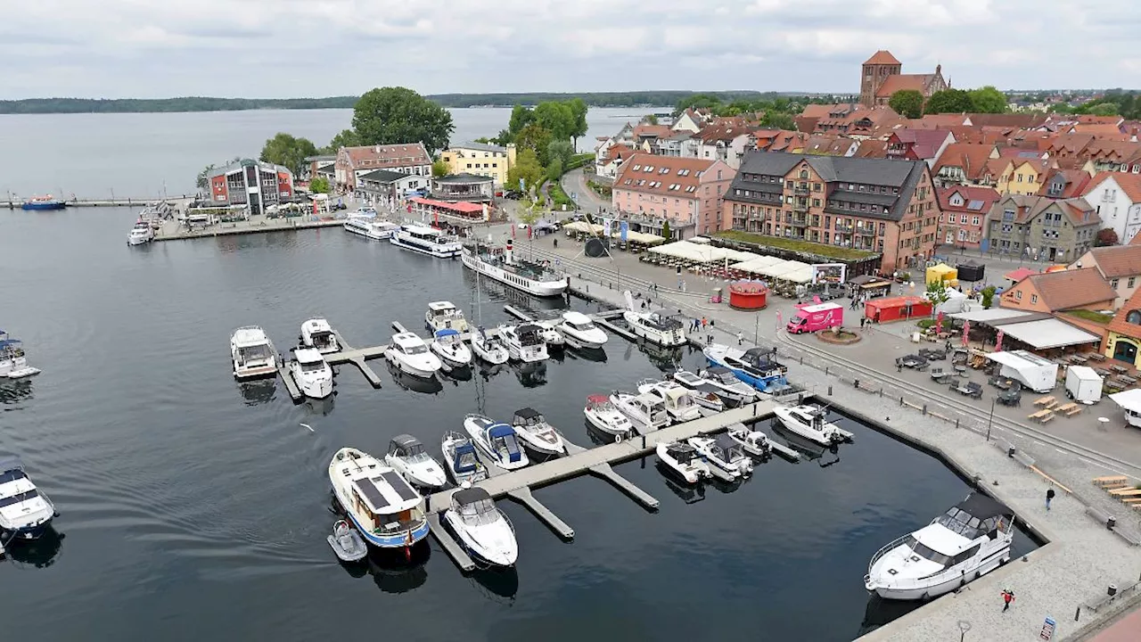 Mecklenburg-Vorpommern: Zehntausende bei 22. Müritz Sail: Veranstalter 'mega happy'