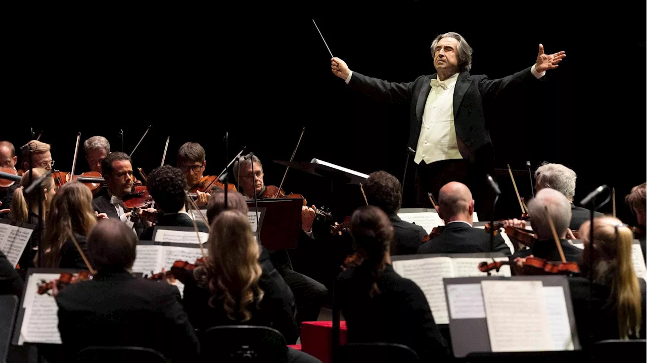 Riccardo Muti e i Wiener Philharmoniker inaugurano il Ravenna Festival: un trionfo tra Mozart e Schubert