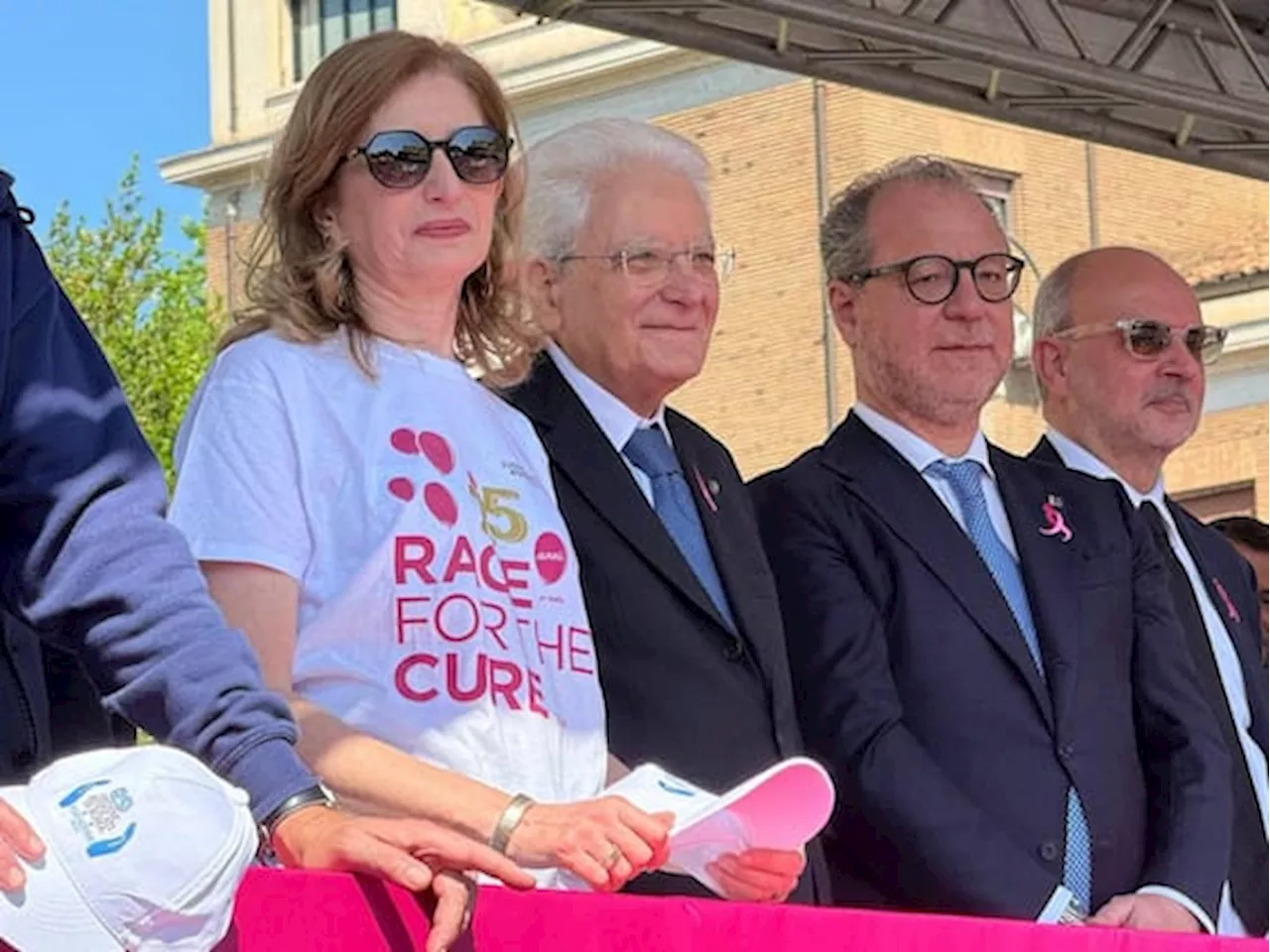 Mattarella alla Race for the cure: “Lotta ai tumori al seno fondamentale per umanità”