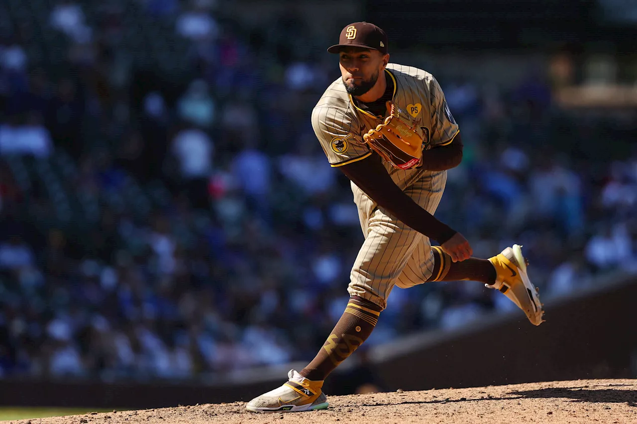 Why Padres’ Robert Suarez is spamming fastballs — and why hitters still can’t hit them