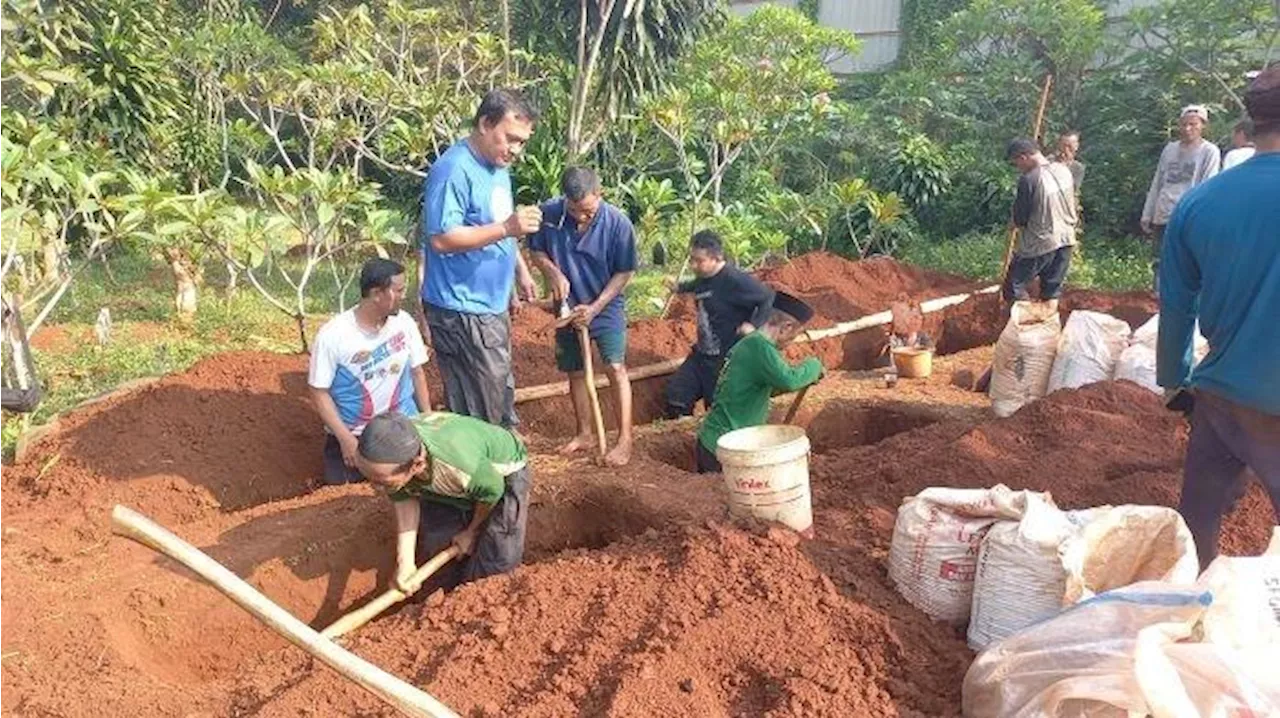 6 Liang Lahad Disiapkan Untuk Korban Kecelakaan Maut Subang di TPUI Parung Bingung Depok