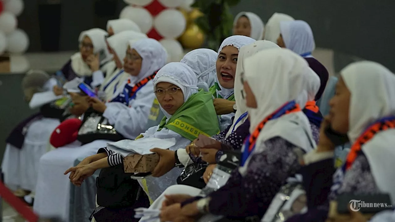 Lepas Keberangkatan Kloter Pertama Jemaah Haji, Menag Berharap Jemaah Fokus Beribadah