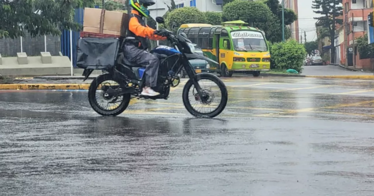 Aguas lluvias afectan a avenida La Rosita de Bucaramanga, tras aguacero