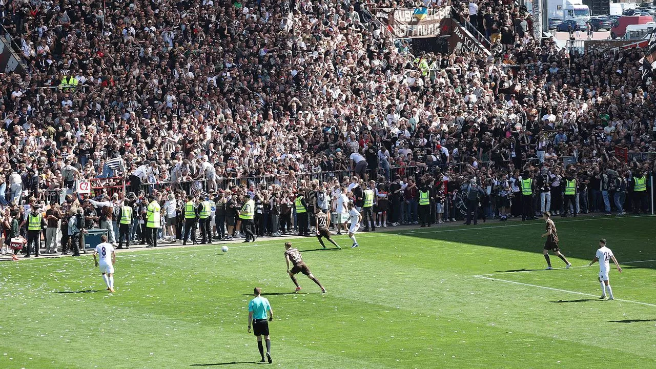 2. Bundesliga: 3:1 gegen Osnabrück - St. Pauli steigt auf