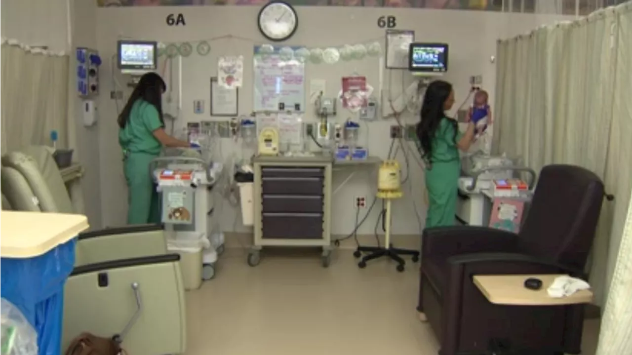 Mother-daughter nursing duo celebrates Mother's Day together at work