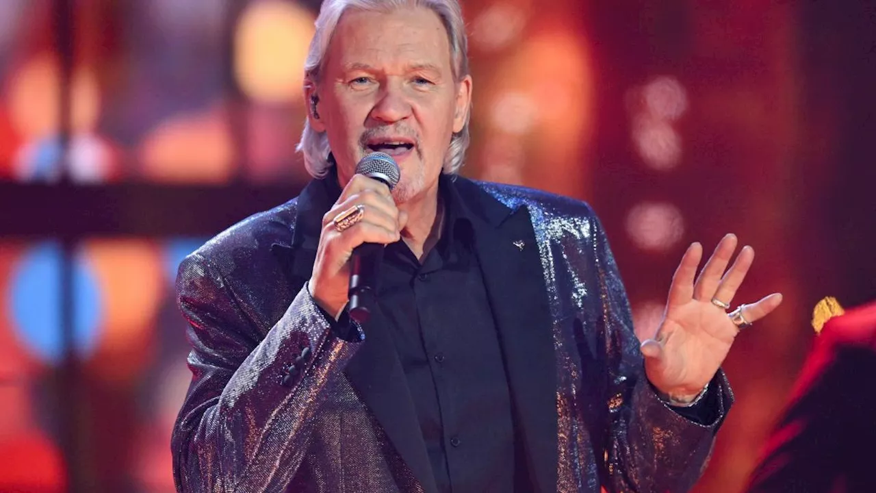 ESC-Legende und Schmusesänger Johnny Logan wird 70