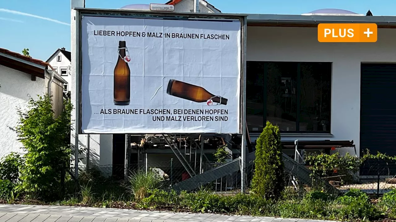 Künstler antwortet mit Plakat auf Schild 'Hitler und die Grünen'