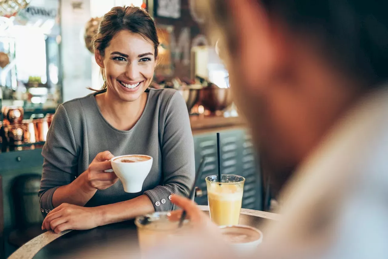 10 Body Language Signs That Mean Someone Is Attracted To You United