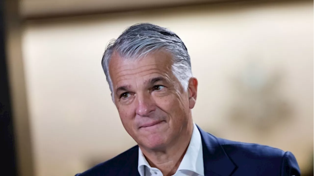 UBS’s Ermotti Says He Could Stay as CEO Until Early 2027