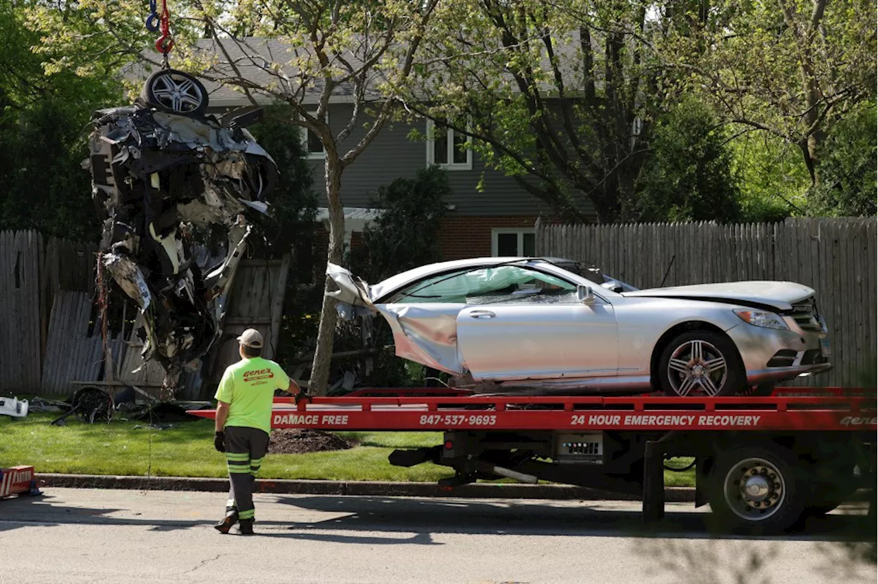 Teen killed, 3 others critically injured, in Glenview crash Sunday night