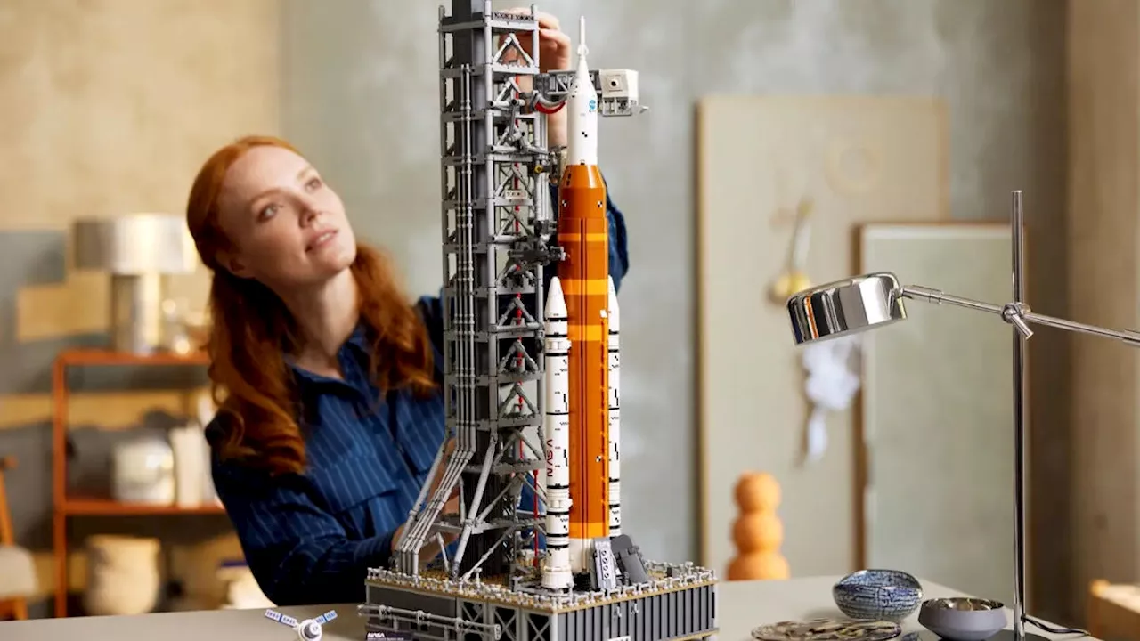 LEGO Artemis Space Launch System and Milky Way Sets Liftoff On May 15th