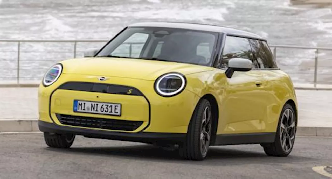 Mini Cooper, come va e quanto costa l’auto elettrica che sa anche cantare