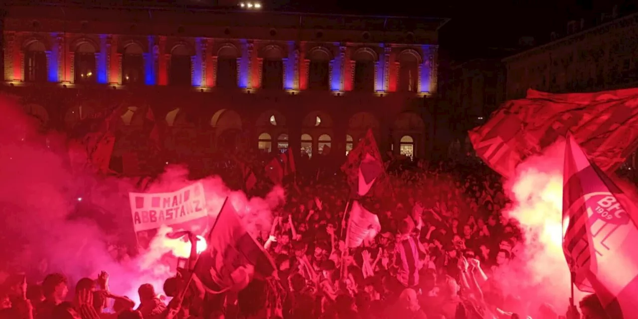 Bologna in Champions League: dopo la Juve festa con il bus scoperto in città