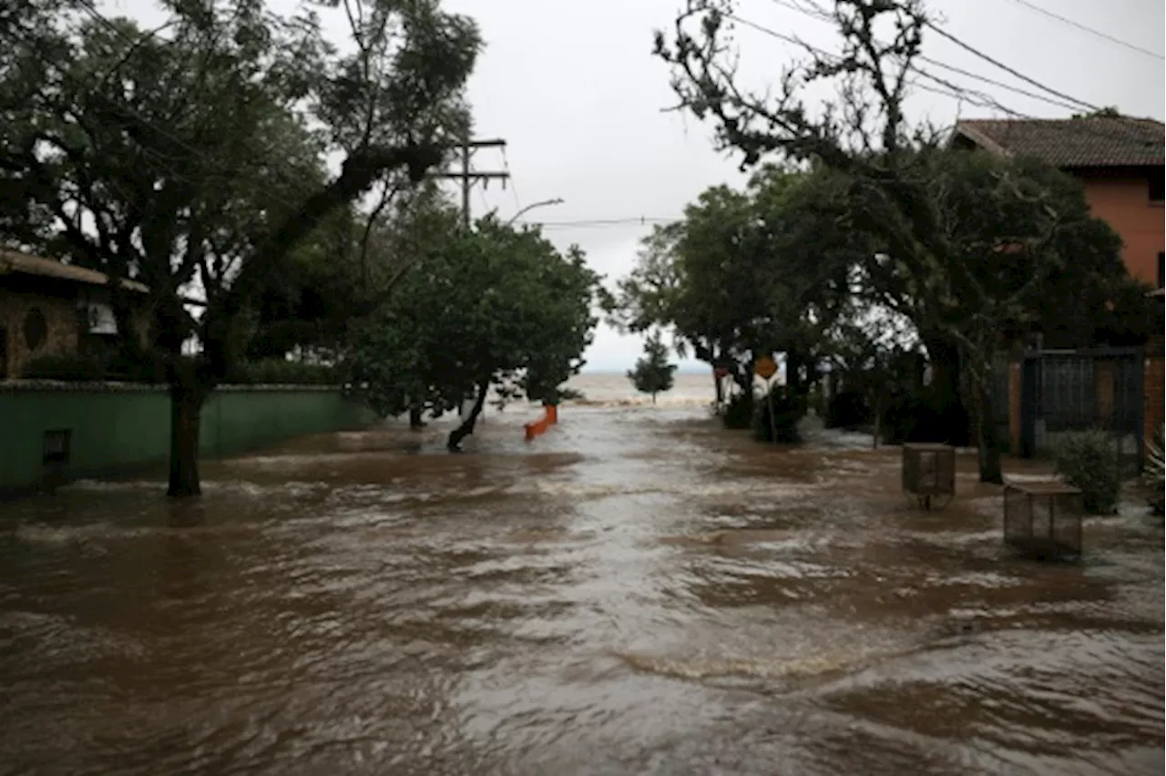 Inondations au Brésil: le président Lula reporte un voyage au Chili