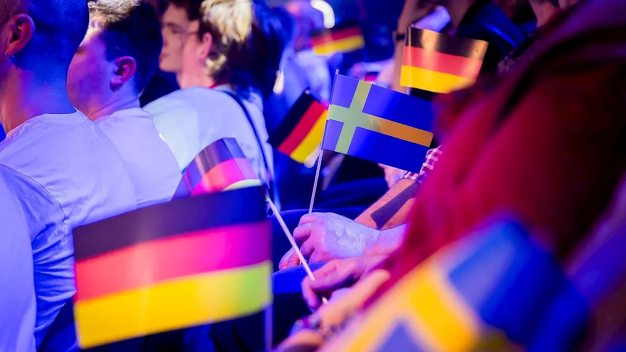 EU-flaggan portades på Eurovision – får kritik i Bryssel