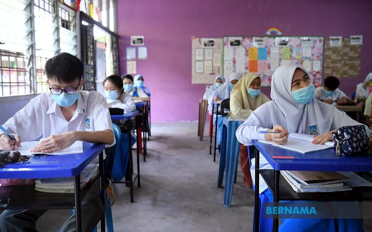 Sarawak secondary schools to start teaching STEM in English from 2026