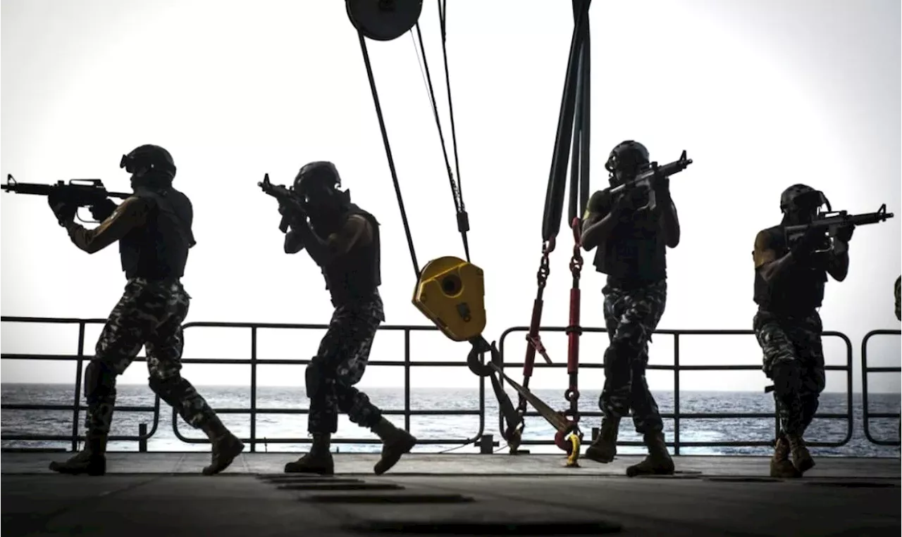 Nigerian Navy foils smuggling operation, arrests suspects in Badagry