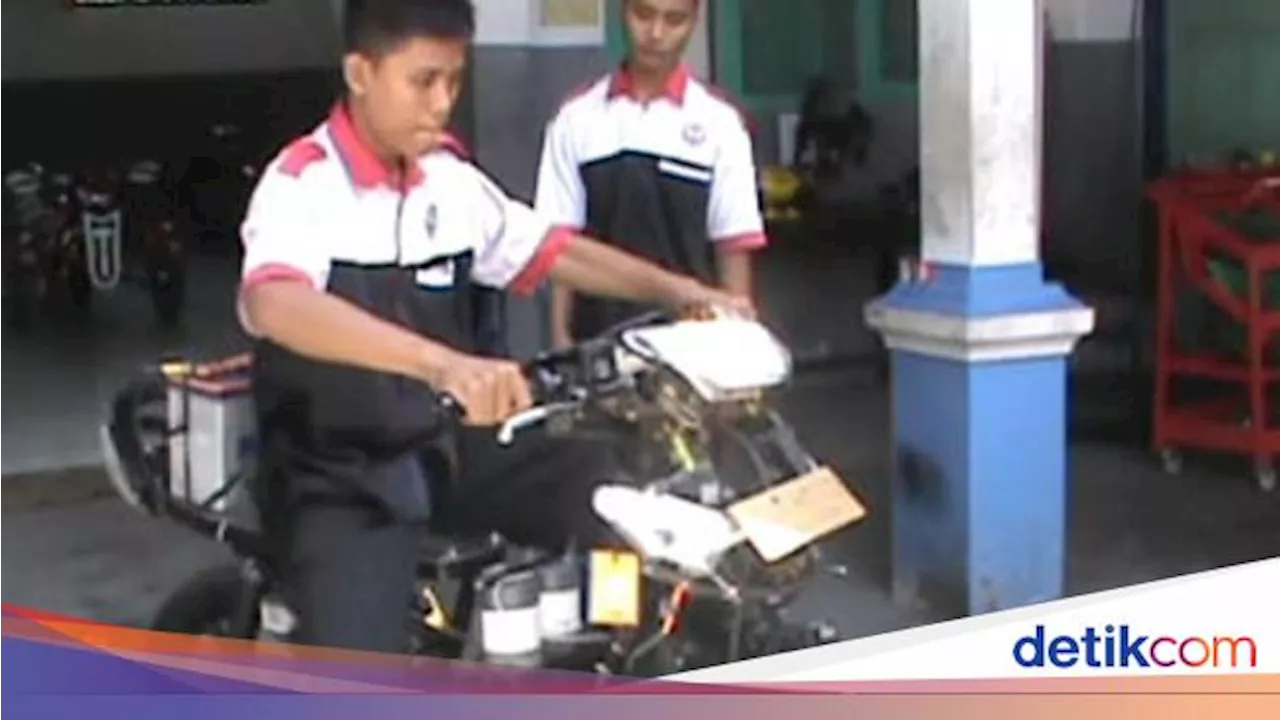 SMK Ini Klaim Bisa Ciptakan Motor Berbahan Bakar Air, Pakai Bahan Campuran?